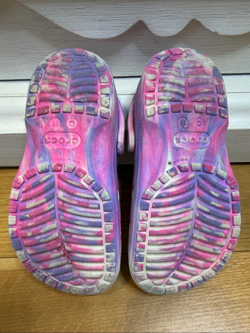 CROCS Kids Tie-Dye Clogs in Pink, Purple & White - Picture 3 of 6